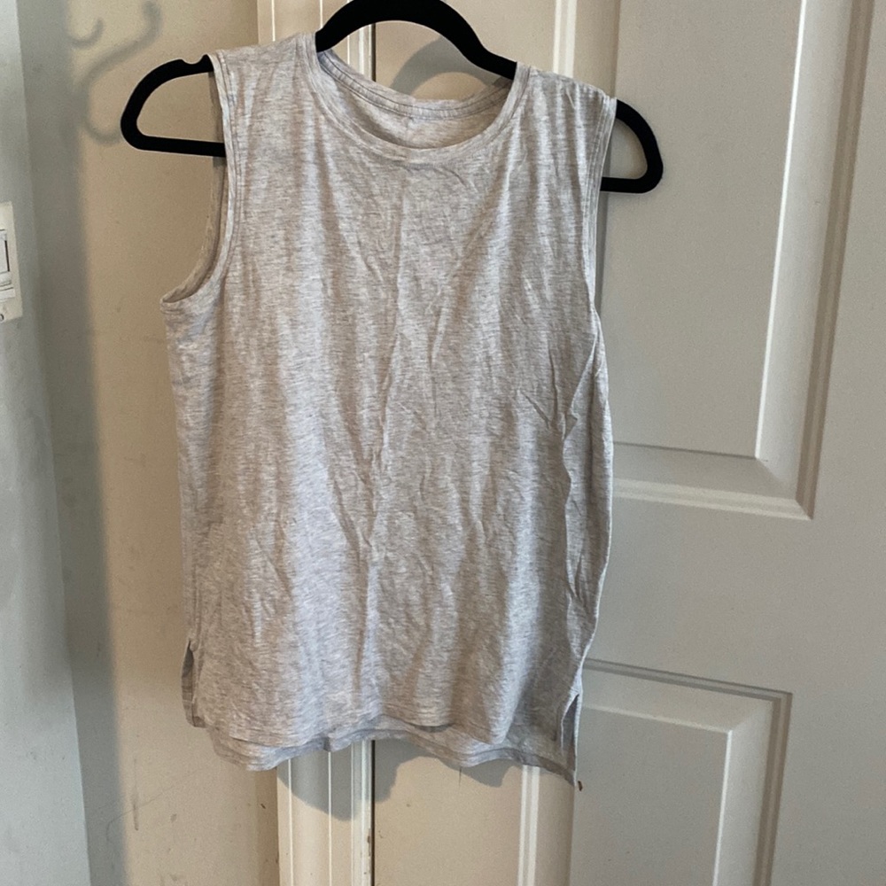 Lululemon muscle workout tank. Size 6. Grey